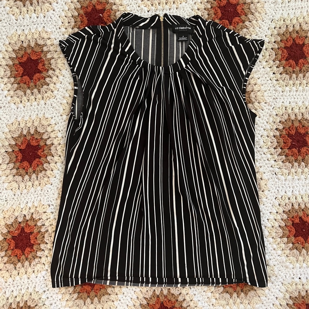 Black and White Striped Elegant Shirt with Zipper in the Back